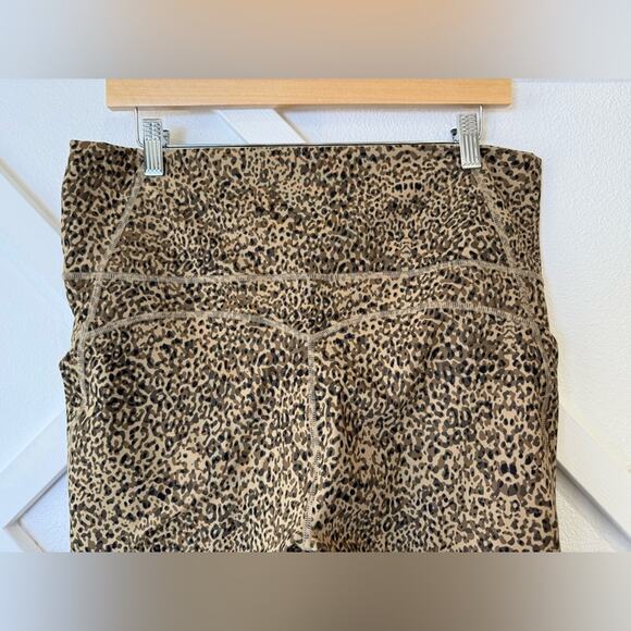 NWT Fabletics Oasis PureLuxe High-Waisted Legging Leopard Print Size 1X - Picture 7 of 12